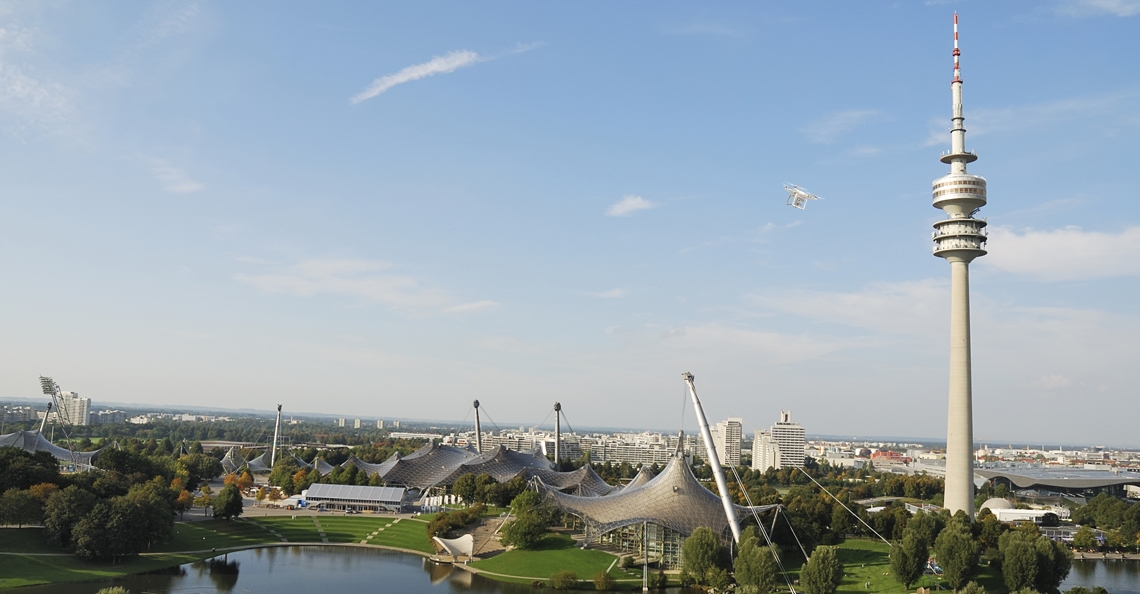 1479289681-drone-crasht-munchen-duitsland-olympiatoren-2016.jpg