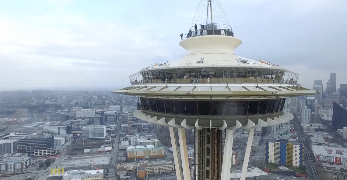 1484218077-seattle-space-needle-drone-crash-dji-inspire-1-aerial-vieuw-01-2017.jpg