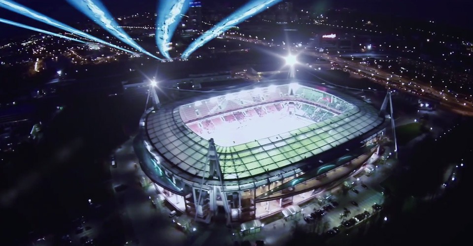 air_amsterdam_arena_drone_show_racen_lichten