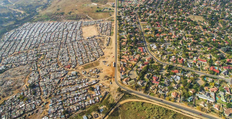 Dronefoto's tonen contrast in Zuid Afrika