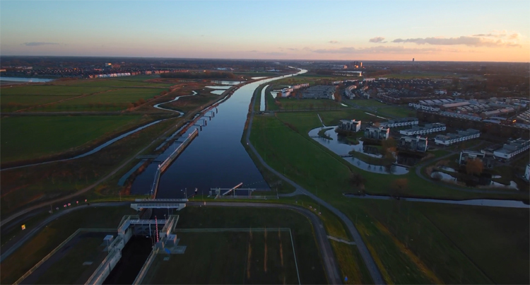 Sluis Maximakanaal Empel gefilmd met Yuneec Typhoon H