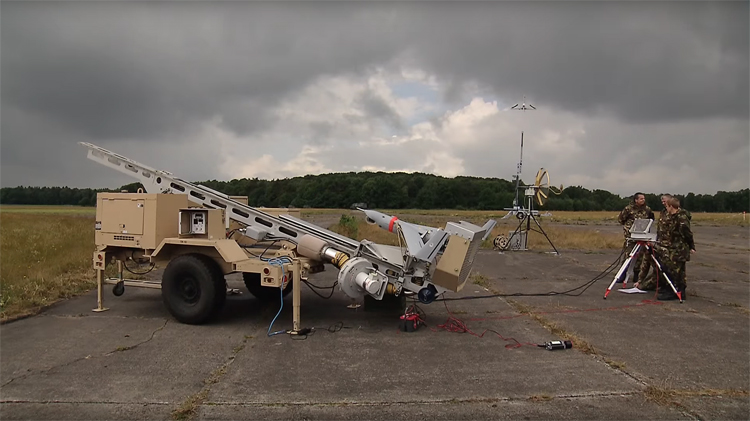 Defensie begeleidt lopers tijdens Nijmeegse Vierdaagse met drone