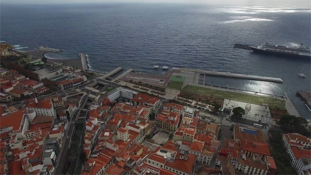 sander-de-vries-dji-phantom-3-professional-portugees-eiland-madeira-funchal-2016